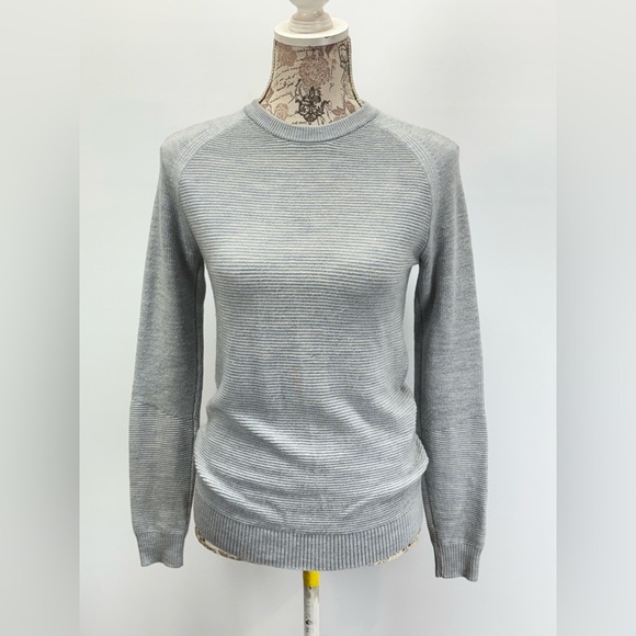 LULULEMON Athletica Light Gray Simply Wool ribbed sweater size 4 - Picture 7 of 15
